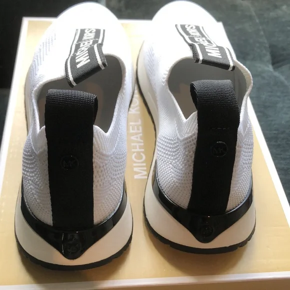 Women’s Michael Kors sneakers - Picture 6 of 10